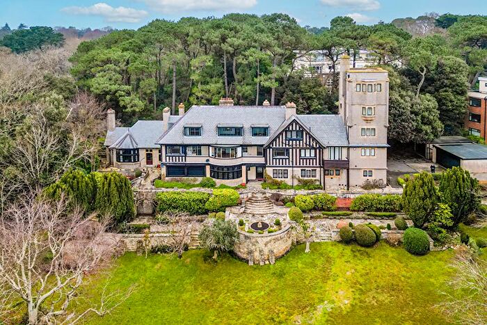 3 Bedroom Apartment To Rent In The Avenue, , Branksome Park, BH13