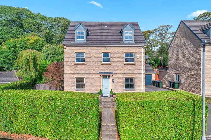 4 Bedroom House For Sale In Odette Court, Bingley, West Yorkshire, BD16