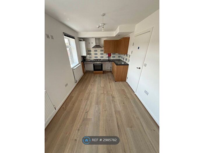 1 Bedroom Flat To Rent In Thoresby St, Mansfield, NG18