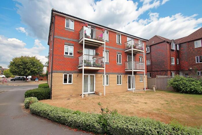 2 Bedroom Flat For Sale In Fair Oak Road, Fair Oak, Eastleigh, SO50