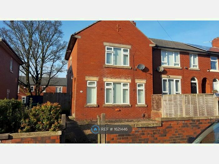 2 Bedroom Semi-Detached House To Rent In Peveril Road, Oldham, OL1