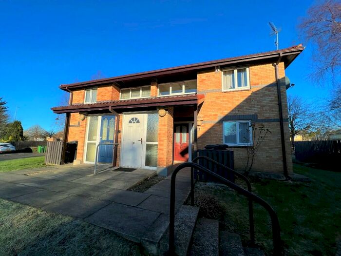 1 Bedroom Flat To Rent In Wharfedale Court, Leeds, West Yorkshire, LS14