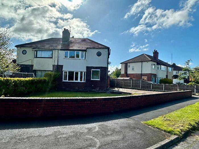 3 Bedroom Semi-Detached House For Sale In Lindbury Avenue, Offerton, Stockport, SK2