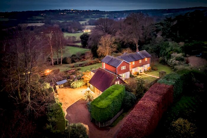 5 Bedroom Detached House For Sale In Grovehurst Lane, Horsmonden, TN12