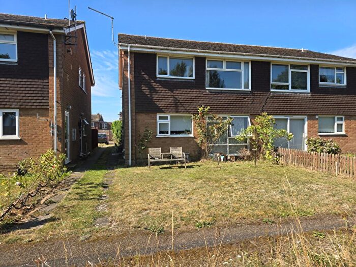 2 Bedroom Maisonette For Sale In Birkdale Close, Links View, NN2