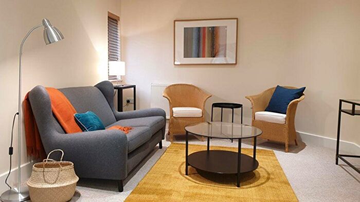 2 Bedroom Flat To Rent In Queens Park Road, Chester, CH4