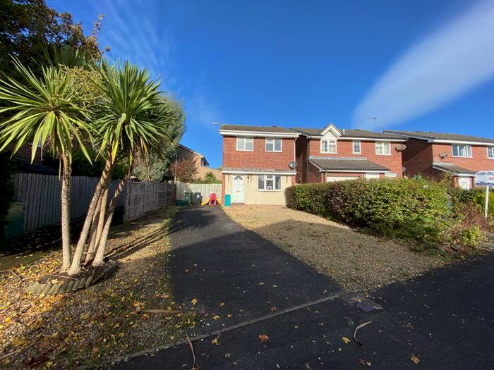 3 Bedroom Detached House To Rent In Berkeleys Mead, Bristol, BS32