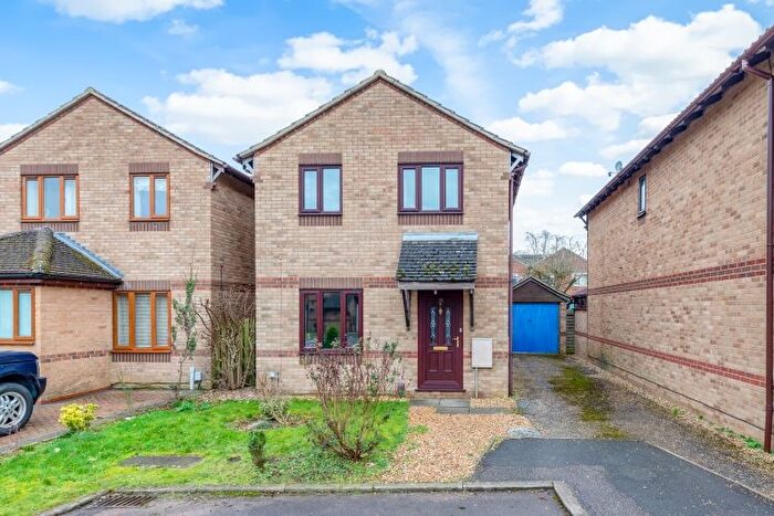 3 Bedroom Detached House To Rent In Chestnut End, Bicester, OX26