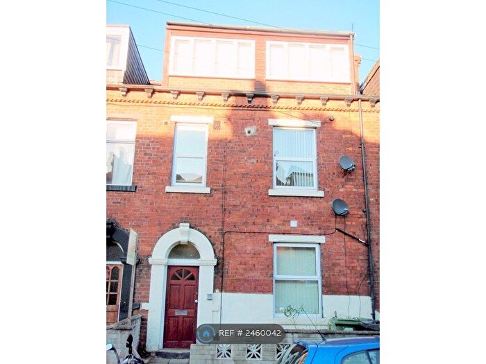 2 Bedroom Flat To Rent In Armley, Leeds, LS12