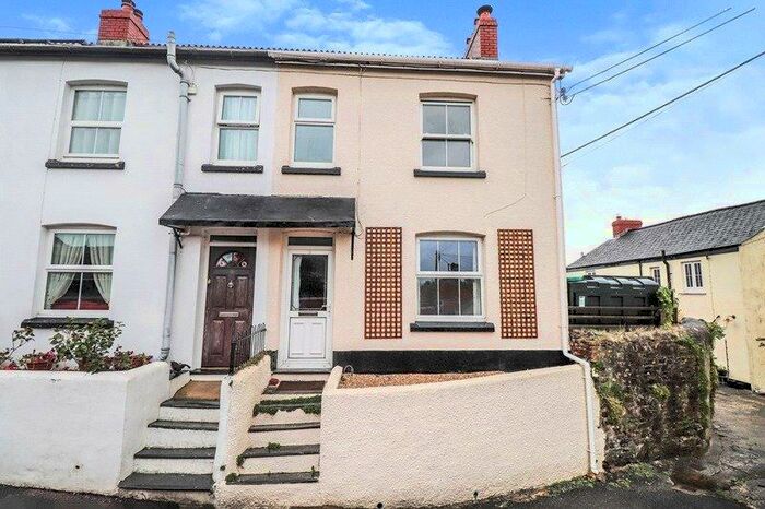 2 Bedroom End Of Terrace House To Rent In Chapel Street, Holsworthy, EX22