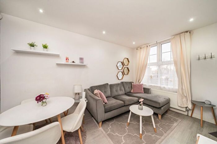 2 Bedroom End Terrace House To Rent In Derinton Road, Tooting, SW17