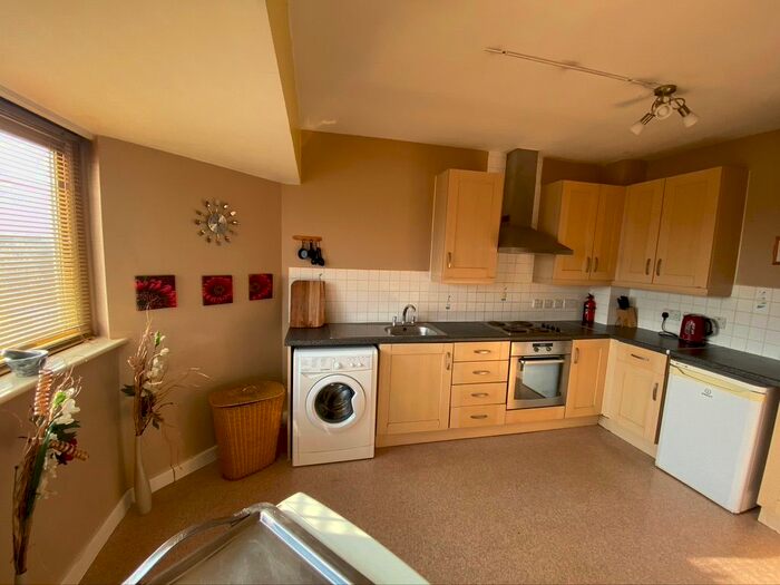 1 Bedroom Flat To Rent In New Road, Bedfont, Feltham, TW14
