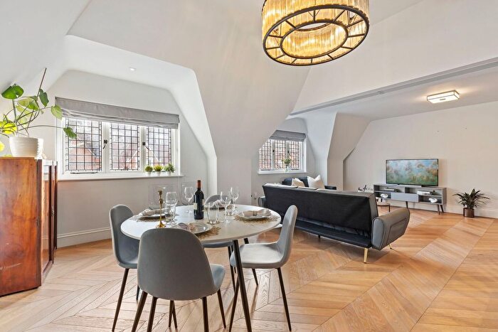 3 Bedroom Flat For Sale In Harrington Gardens, South Kensington, London, SW7