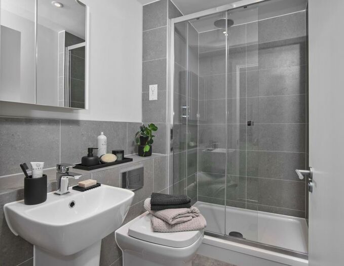 2 Bedroom Apartment To Rent In Newbury, Berkshire, RG14