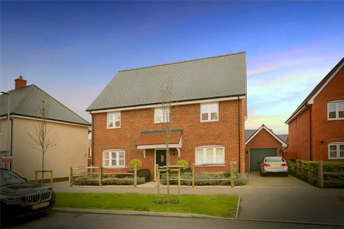4 Bedroom Detached House To Rent In Stokes Link, Runwell, Wickford, Essex, SS11