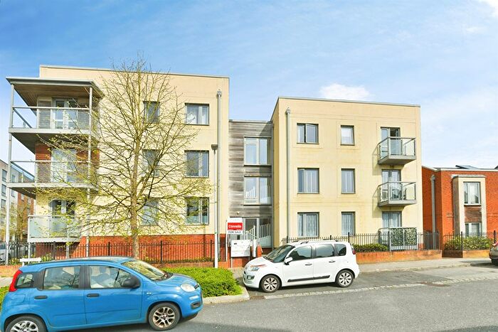 2 Bedroom Flat For Sale In Phelps Road, Plymouth, PL1