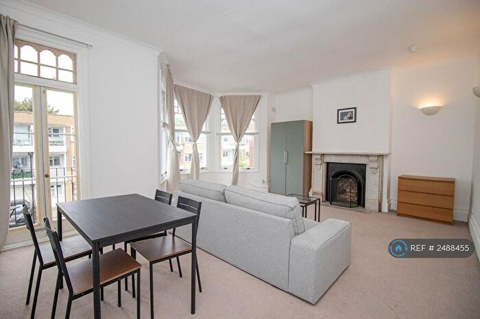 2 Bedroom Flat To Rent In Rosebery Gardens, London, N8