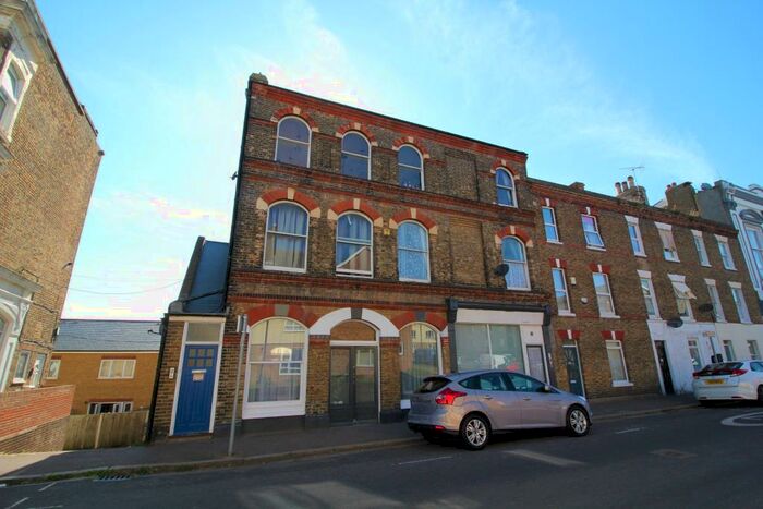 2 Bedroom Flat To Rent In Margate, CT9