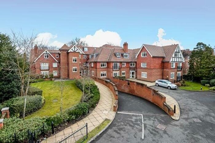 2 Bedroom Apartment To Rent In Weybridge, KT13