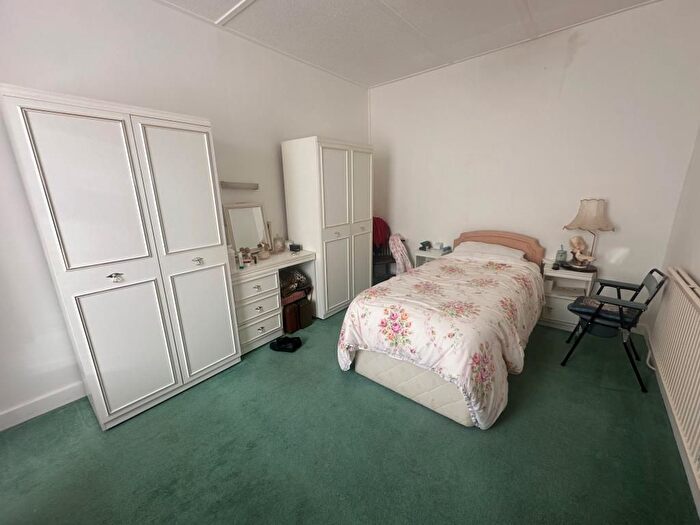 2 Bedroom Detached Bungalow For Sale In Carlton Avenue, Gillingham, Kent, ME7