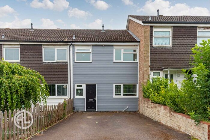 3 Bedroom Terraced House For Sale In Oakhill, Letchworth Garden City, SG6