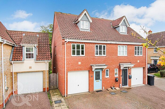 3 Bedroom Semi Detached House For Sale In Burroughs Way, Wymondham, NR18