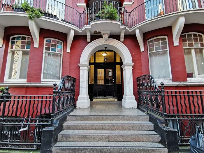 4 Bedroom Flat To Rent In Transept Street, Marylebone, NW1