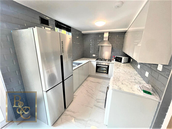 3 Bedroom Maisonette To Rent In Coopers Lane, London, NW1