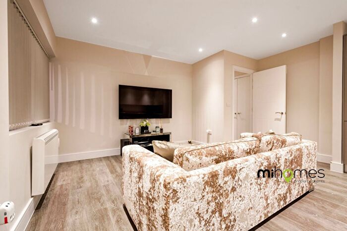 2 Bedroom Flat To Rent In London Road, Enfield, EN2