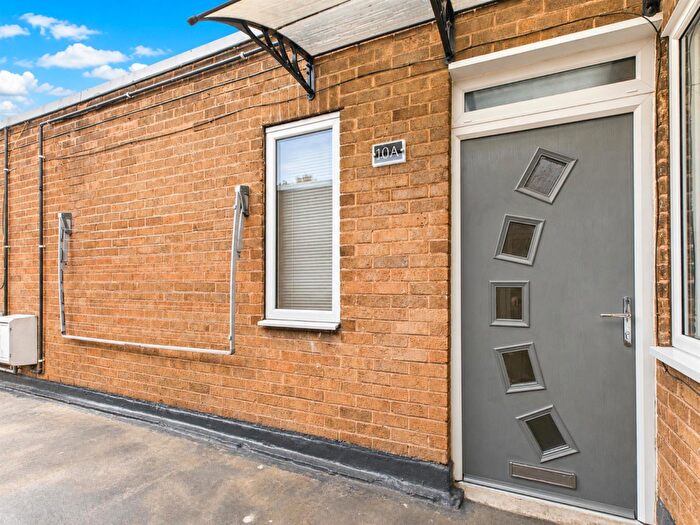 3 Bedroom Apartment For Sale In Cuttholme Way, Chesterfield, S40