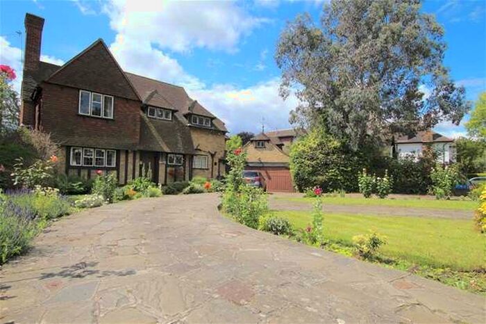 4 Bedroom Detached House To Rent In The Green, Southgate, N14