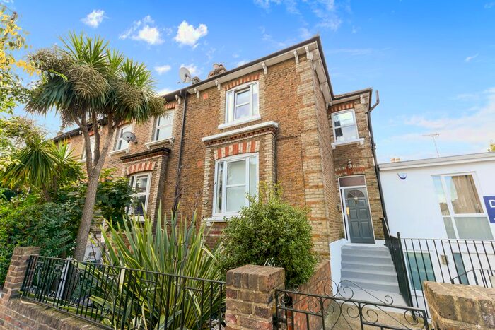 1 Bedroom Flat To Rent In Askew Road, London, W12