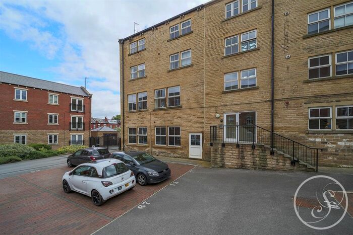 1 Bedroom Flat To Rent In Eyres Mill Side, Armley, Leeds, LS12