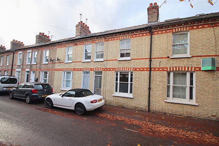 3 Bedroom Terraced House To Rent In Thoday Street, Cambridge, CB1