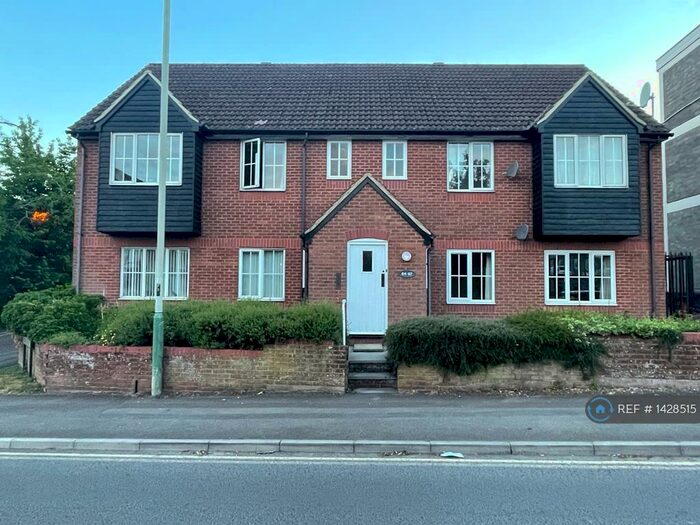 2 Bedroom Flat To Rent In Old Town, Swindon, SN3