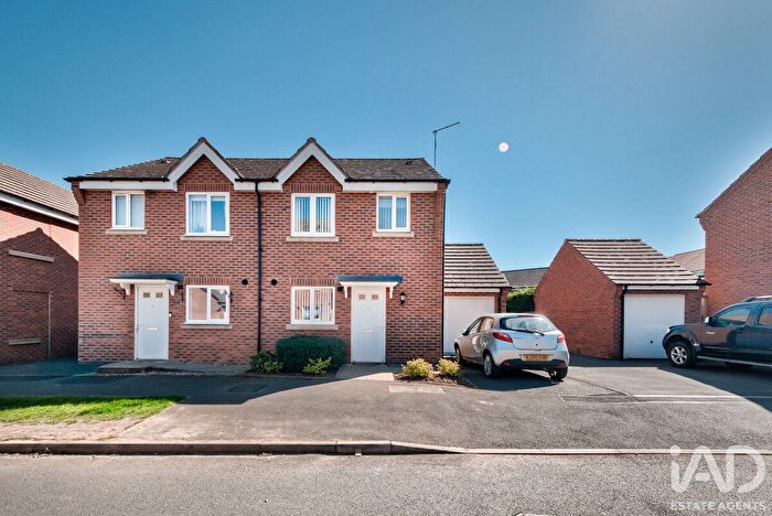 3 Bedroom Semi Detached House For Sale In Surrey Drive, Coventry, CV3