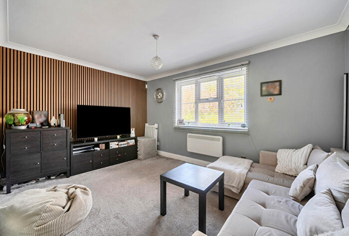 1 Bedroom Apartment For Sale In Doveney Close, Orpington, BR5