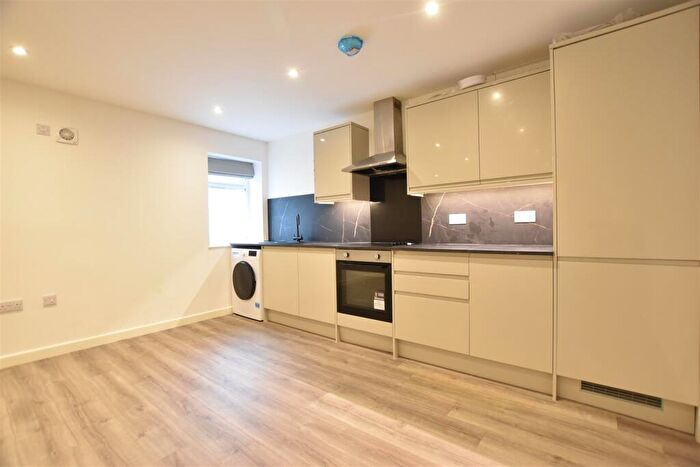 2 Bedroom Apartment To Rent In Cobham Road, Leatherhead, KT22