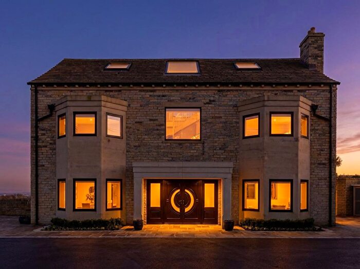 5 Bedroom Detached House For Sale In South Lane, Halifax, HX3