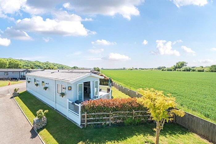 2 Bedroom Mobile/park Home For Sale In Boat Lane, Bleasby, NG14