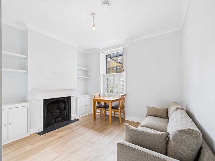 1 Bedroom Flat To Rent In South Lambeth Road, London, SW8