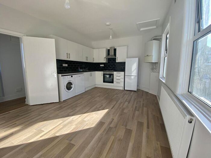 2 Bedroom Flat To Rent In St Paul's Road, Islington, N1