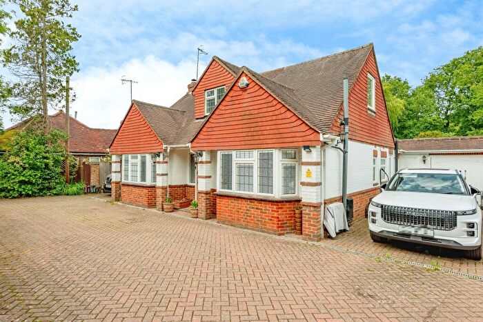 4 Bedroom Detached House For Sale In Smallfield Road, Horley, RH6