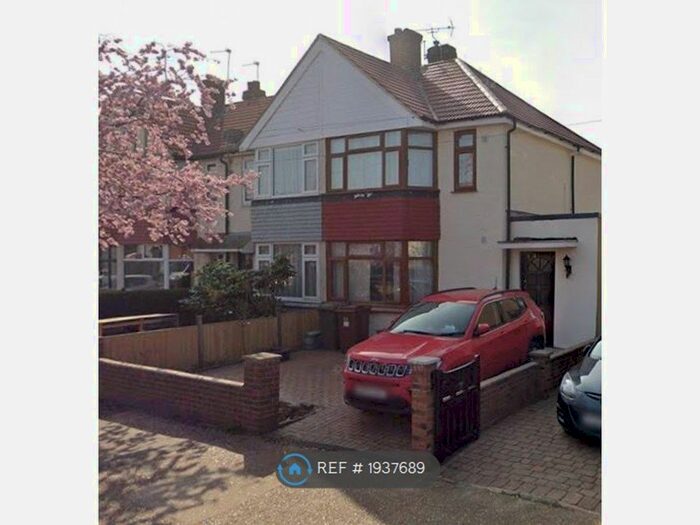 4 Bedroom Semi-Detached House To Rent In Rochester Avenue, Feltham, TW13