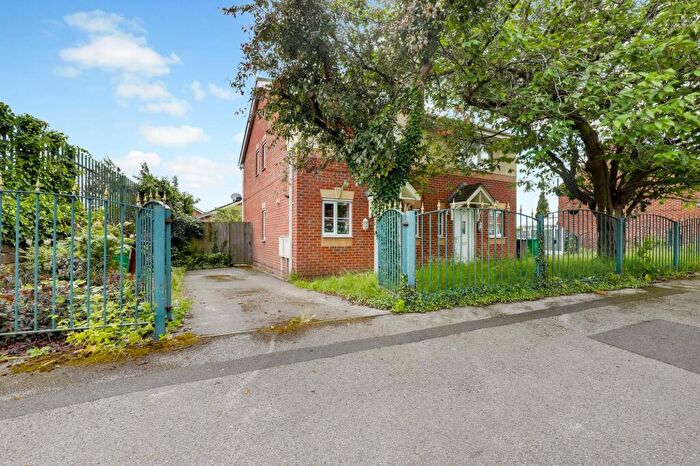 2 Bedroom Semi-Detached House For Sale In Gainsford Crescent, Nottingham, NG5