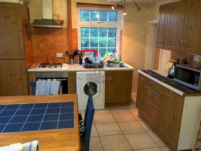 3 Bedroom House To Rent In Bolton Road, Salford, M6