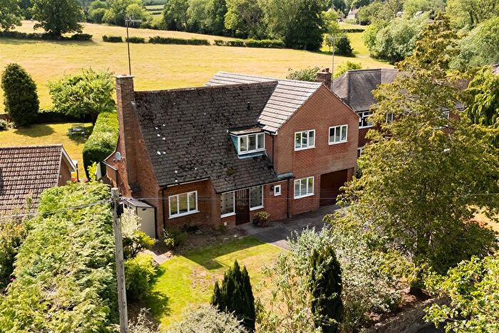 4 Bedroom Detached House For Sale In Holymoor Road, Holymoorside, Chesterfield, S42