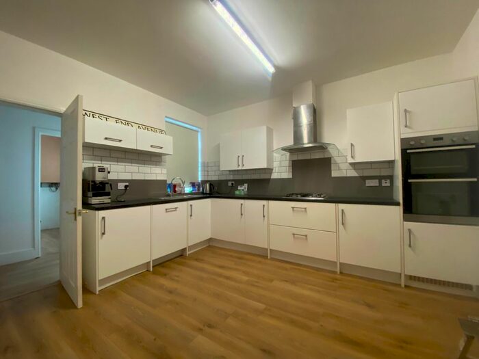 3 Bedroom Terraced House To Rent In West End Avenue, Doncaster, DN5