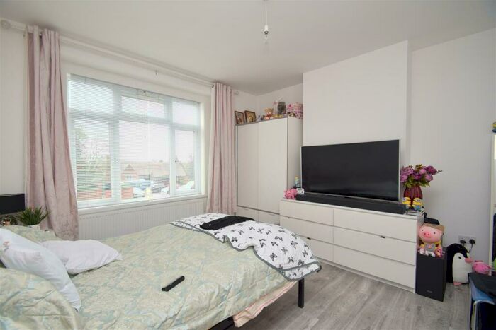 4 Bedroom Duplex To Rent In Pinner Road, Harrow, HA1