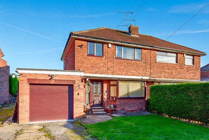 3 Bedroom Semi-Detached House For Sale In Warren Lane, Chapeltown, Sheffield, S35